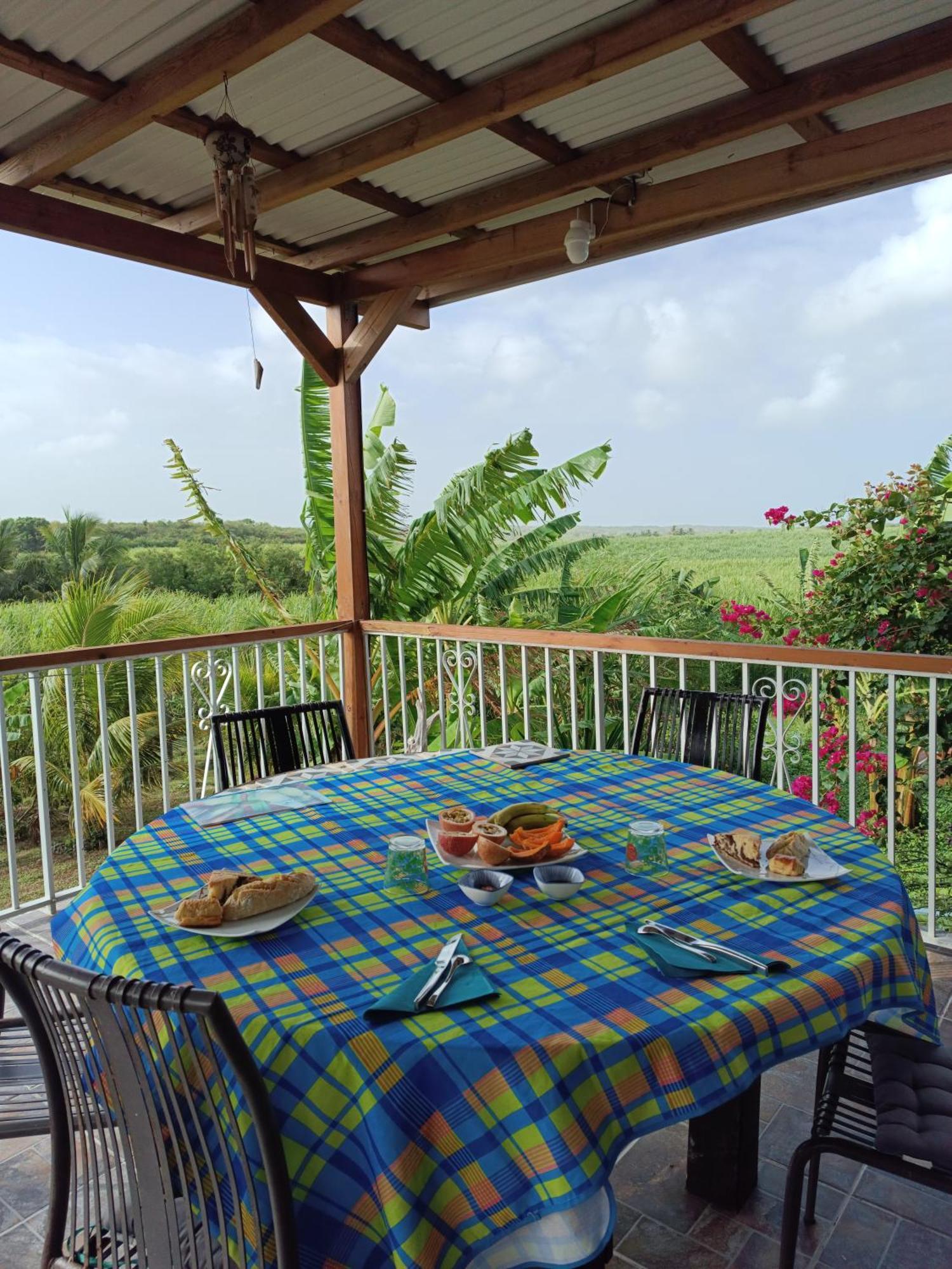 Kaz A Klemence Gite Creole Avec Piscine Et Table Dhotes A Anse Bertrand Екстериор снимка